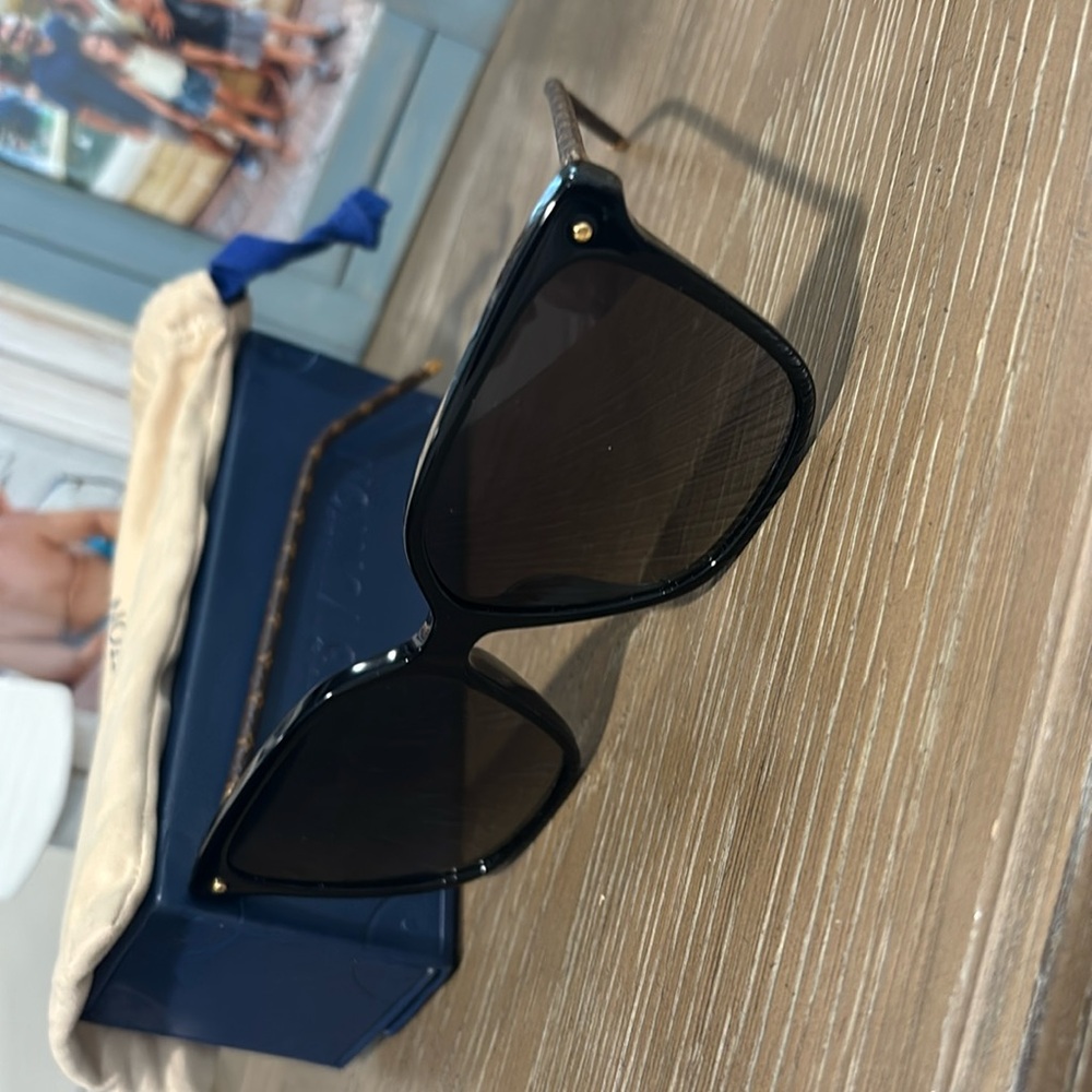 LV first square sunglassess